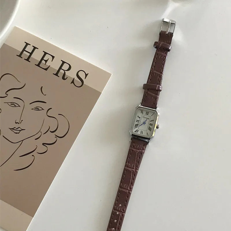 Vintage Roman Numeral Leather Watch — Classic Grace for Timeless Moments