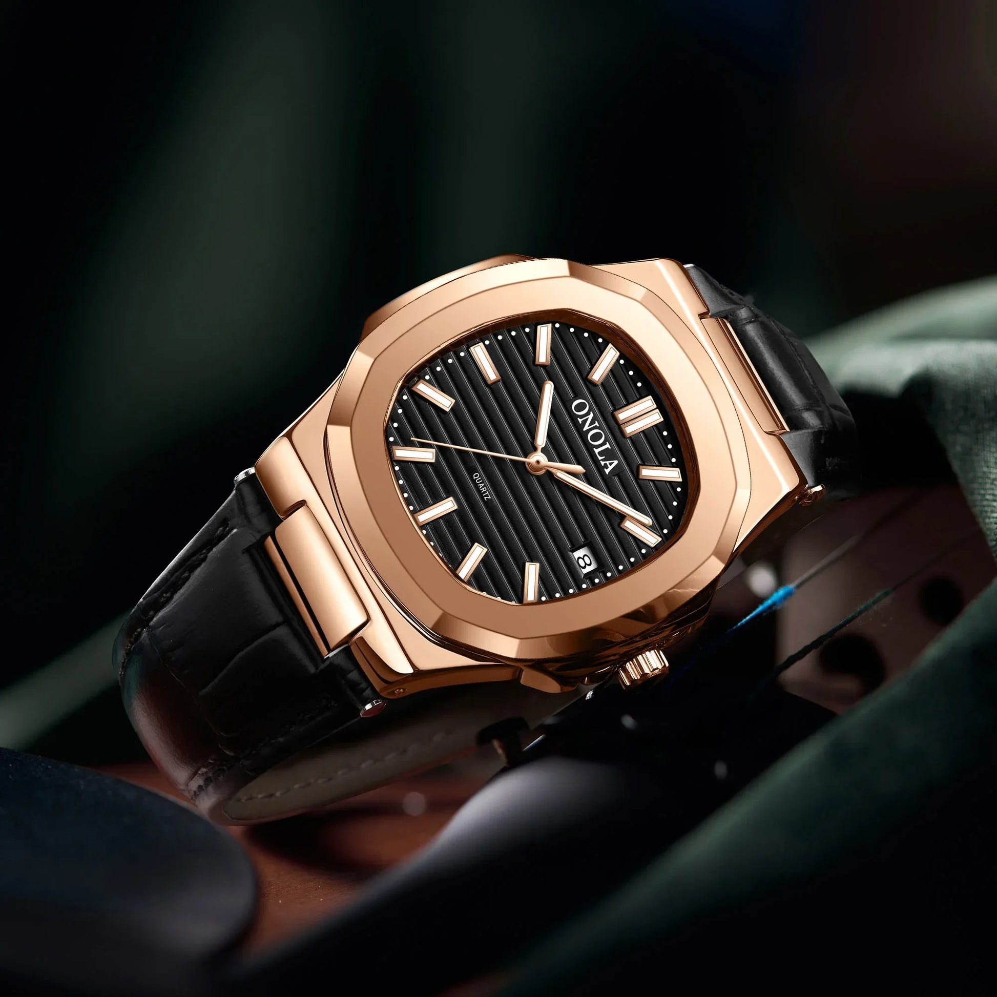 Leather Luxury Quartz Watch — Understated Sophistication in Motion