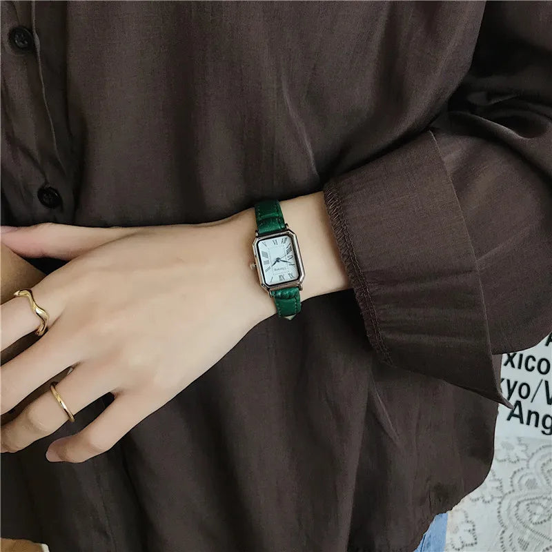 Vintage Roman Numeral Leather Watch — Classic Grace for Timeless Moments